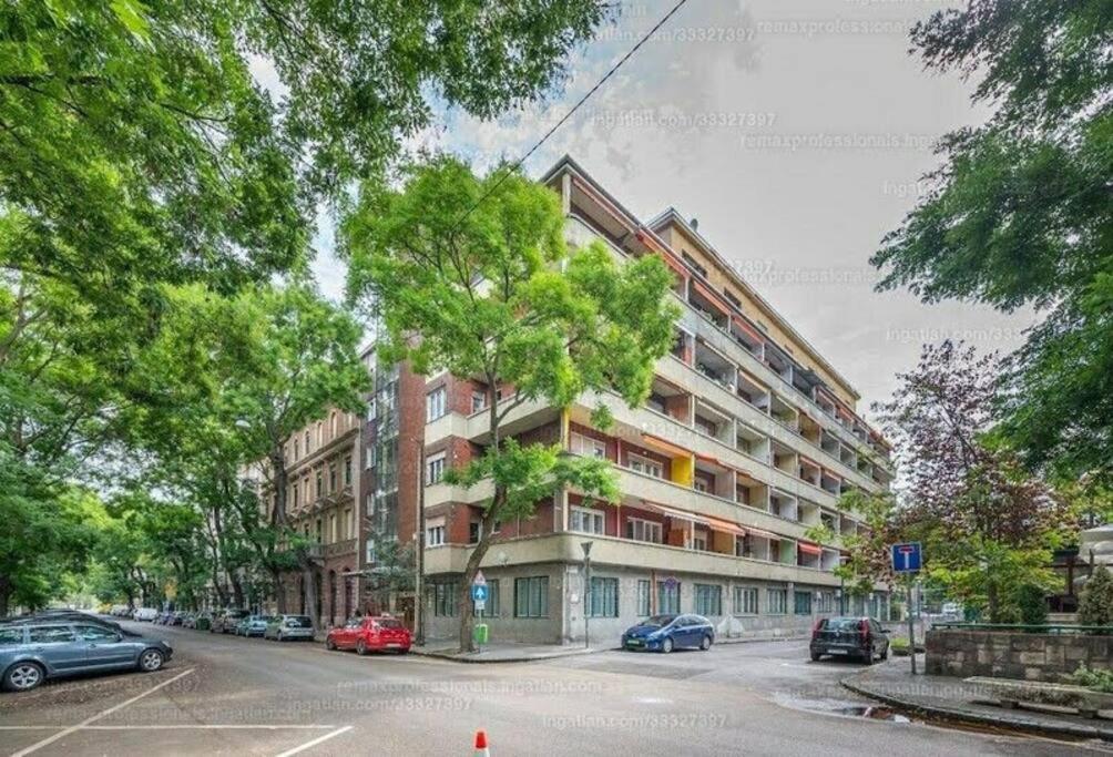 Hero'S Square Apartment Budapest Exterior photo